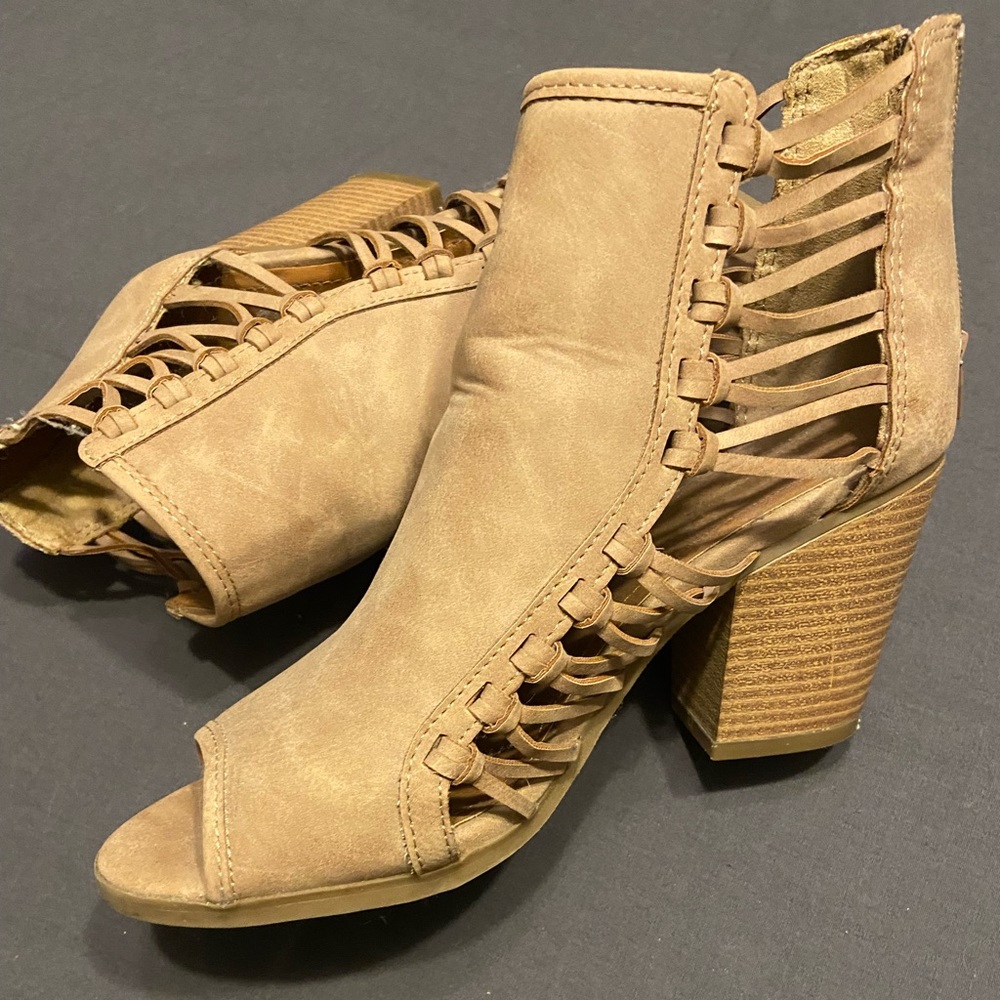 Open toed bootie